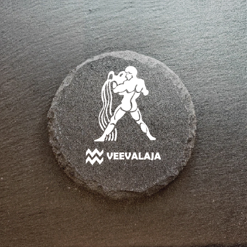 Graveeringuga tähemärgiga kivist joogialus